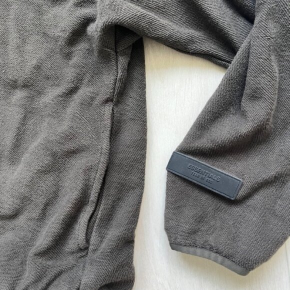 Fear Of God Essentials 1/4 Zip Sweatshirt - Picture 5 of 6